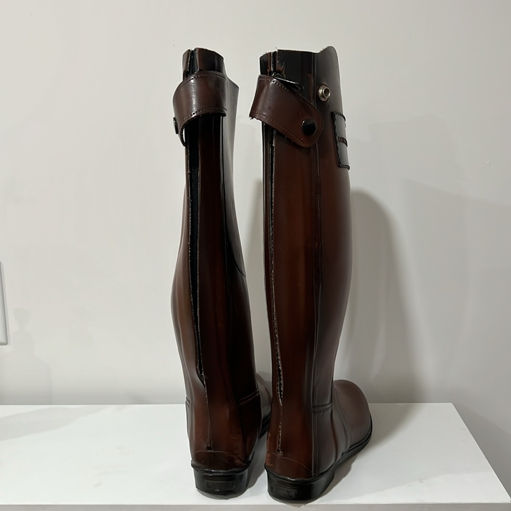 Burberry woman’s Brown Riding Boots size 7 - Picture 3 of 16